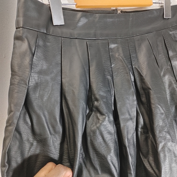 Xhilaration Faux Leather Mini Skirt Size L - Picture 3 of 5